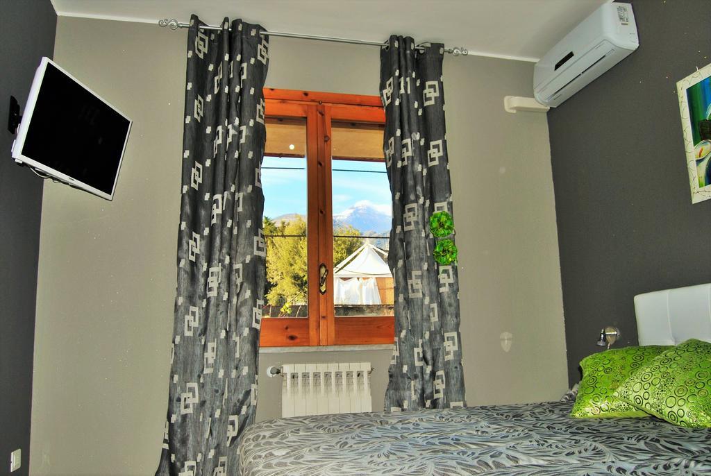 Etna En Vie Bed & Breakfast Дзаферана Етнеа Стая снимка